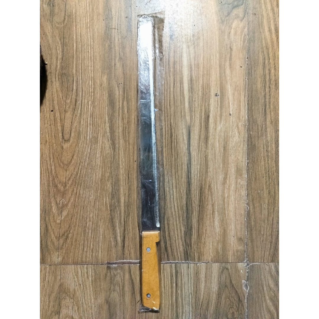 Steel Bakery Knife with Wooden Handle β Serrated Blade for Cake and Pastry Cutting