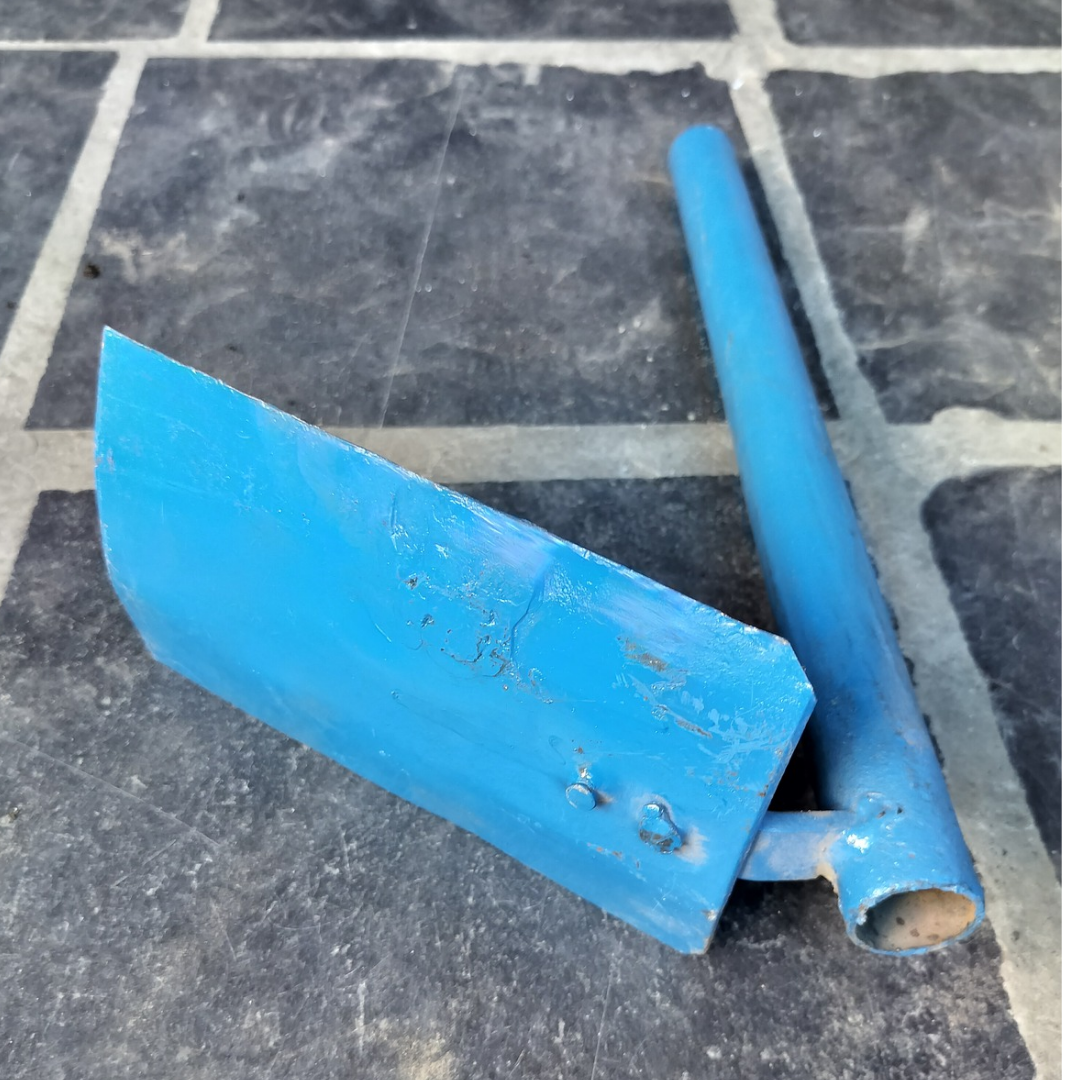 Iron Gardening Spade/Hoe/Shovel/Manvetti/Mammoty/Soil Cutter for Home and Agricultural Use with Fixed Handle