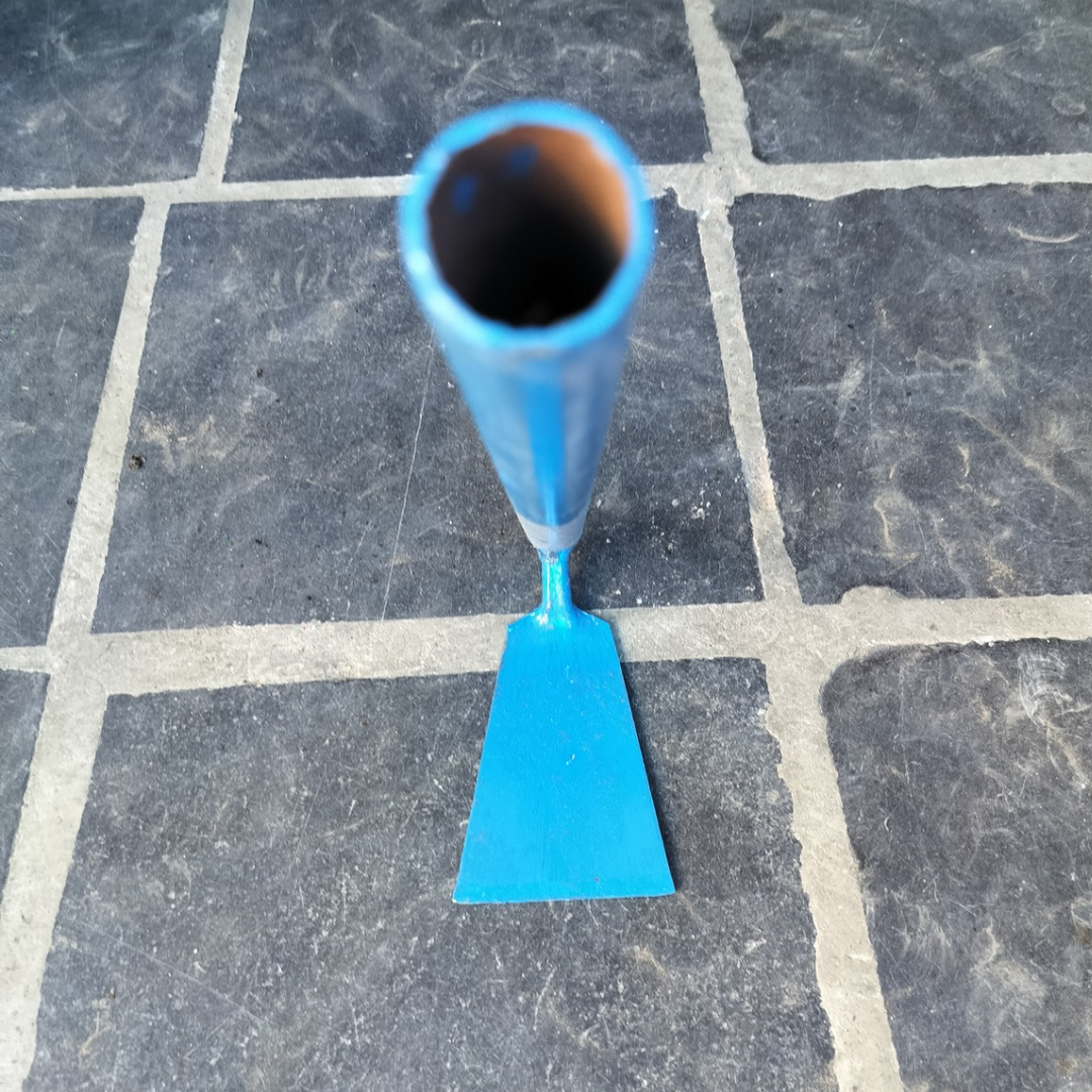Heavy Duty Small Hand Iron Spade/Hoe for Gardening & Agriculture - 40 cm Fixed Long Handle (Kalai Kothu Manvetti/Kudaal/Favada/Para).
