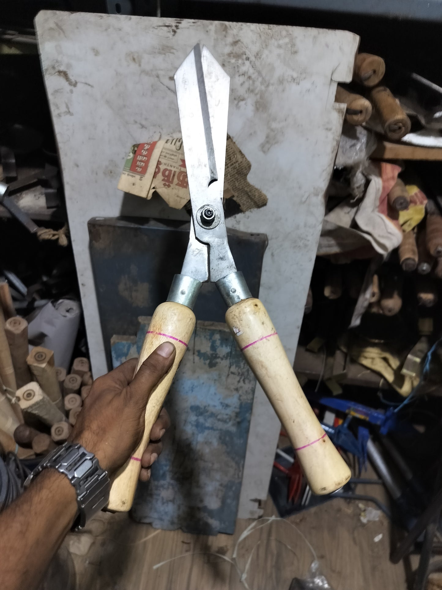 Wooden Handle Gardening Scissors | Hedge Pruning Shears for Lawns and Gardens | Plant Stem Cutting Scissors | Shrub Trimmers - Iron Material (Medium)
