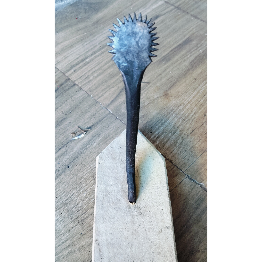 Manual Iron Coconut Scraper / Grater / Thengai Thuruvi with Wooden Base