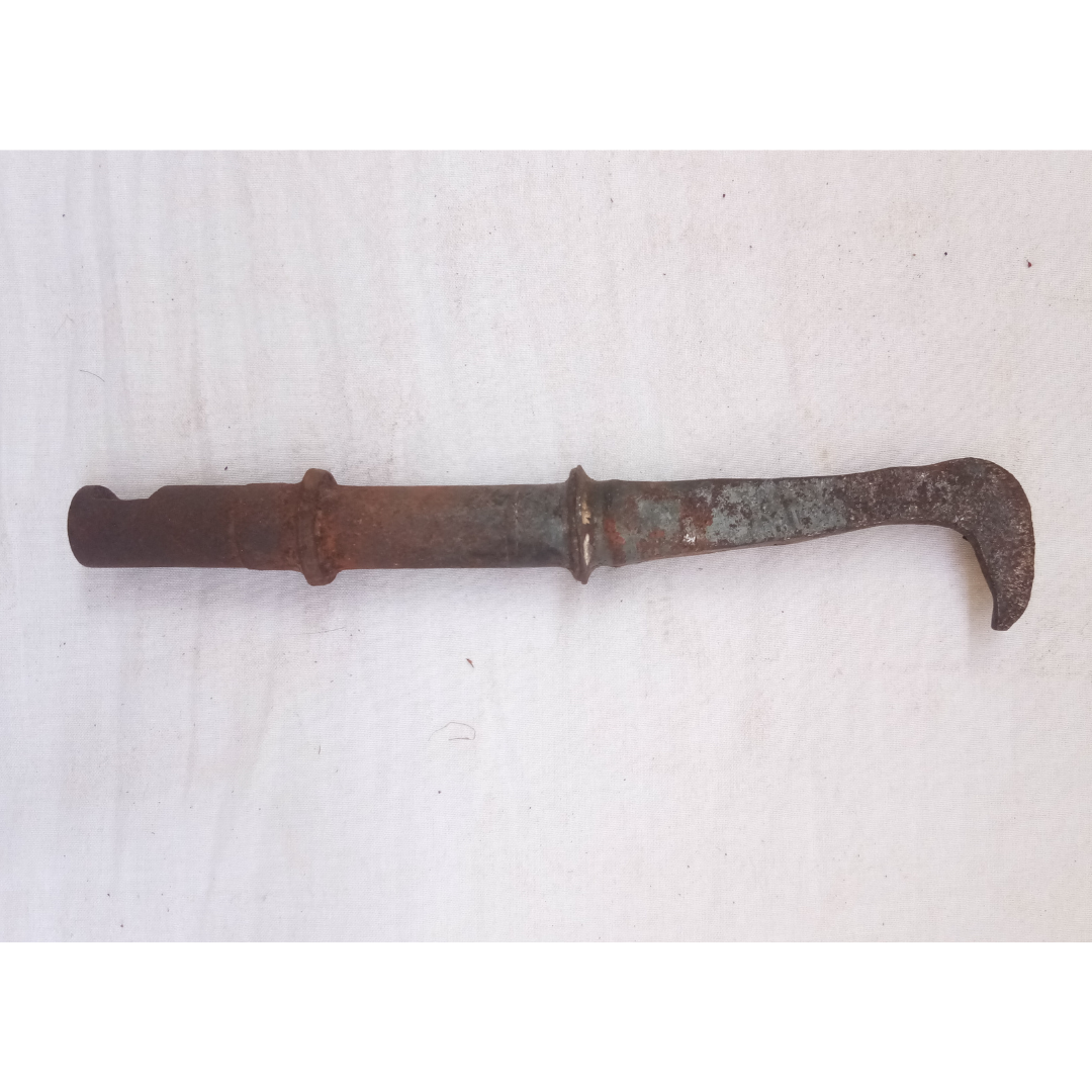 Coconut Breaker Tool / Coconut Cutter Tool β Iron Tool for Removing Flesh from Shell (17 cm Length, 200 g Weight)