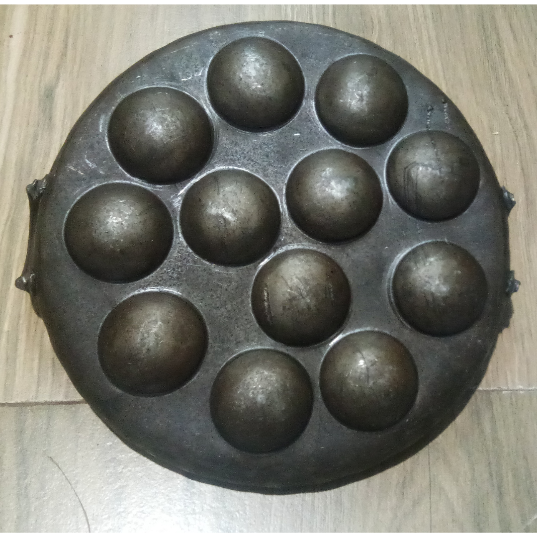 Iron 12 Cavity Kuli Appam Patra / Paniyaram Pan
