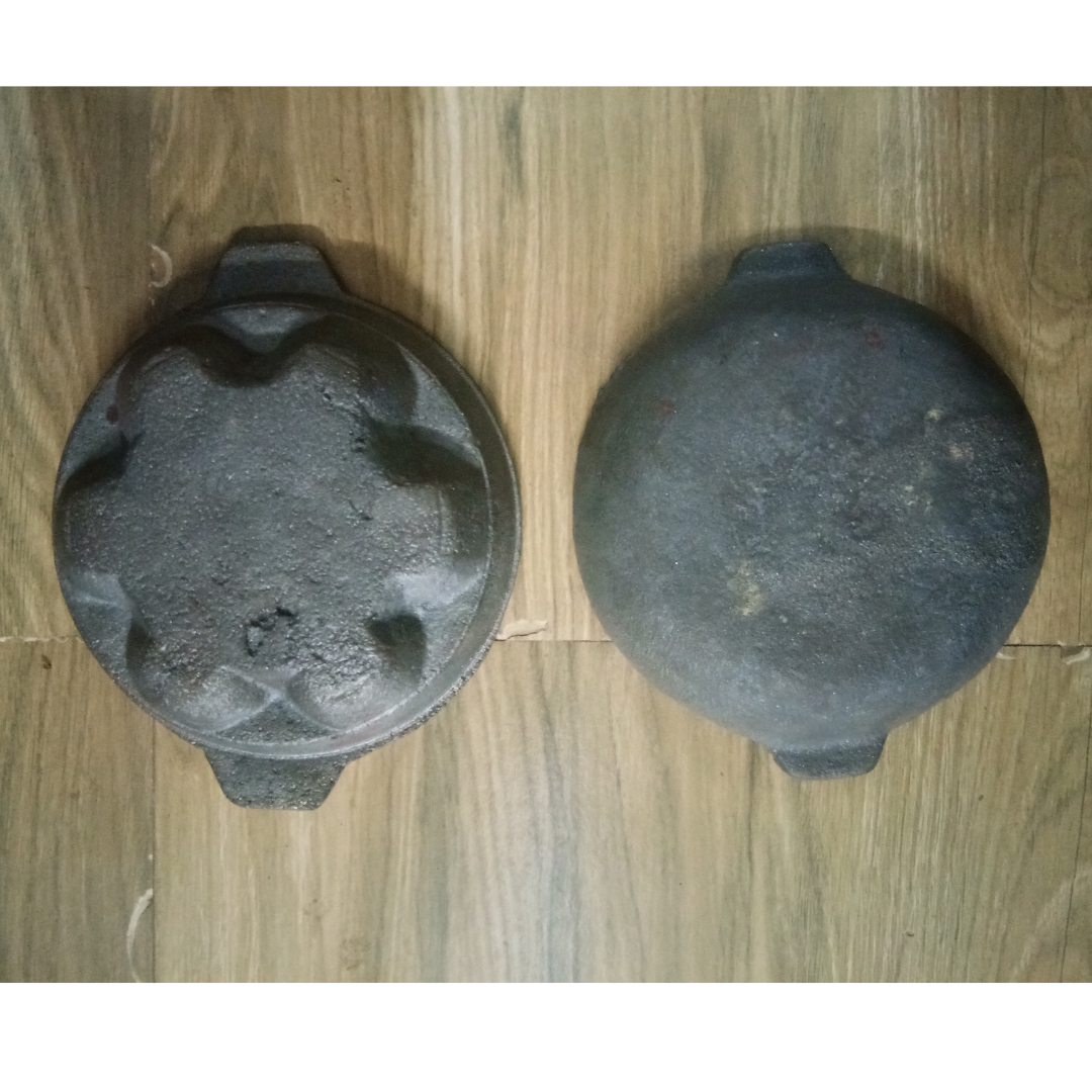 Induction & Gas Compatible - Cast Iron Flat Base Kuzhi Paniyaram Kallu / Paddu Pan / Ponganalu Chatti with 7 Cavities