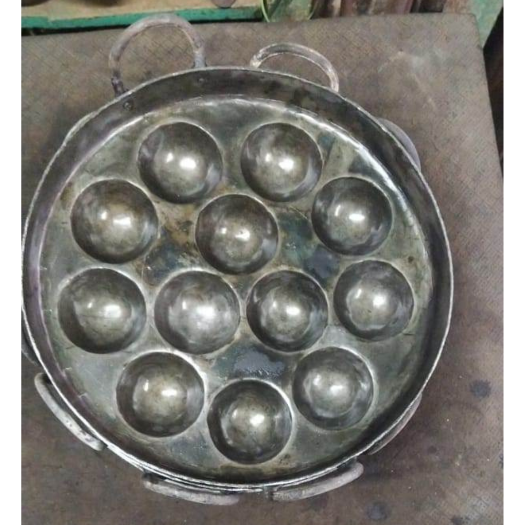 Iron 12 Cavity Kuli Appam Patra / Paniyaram Pan