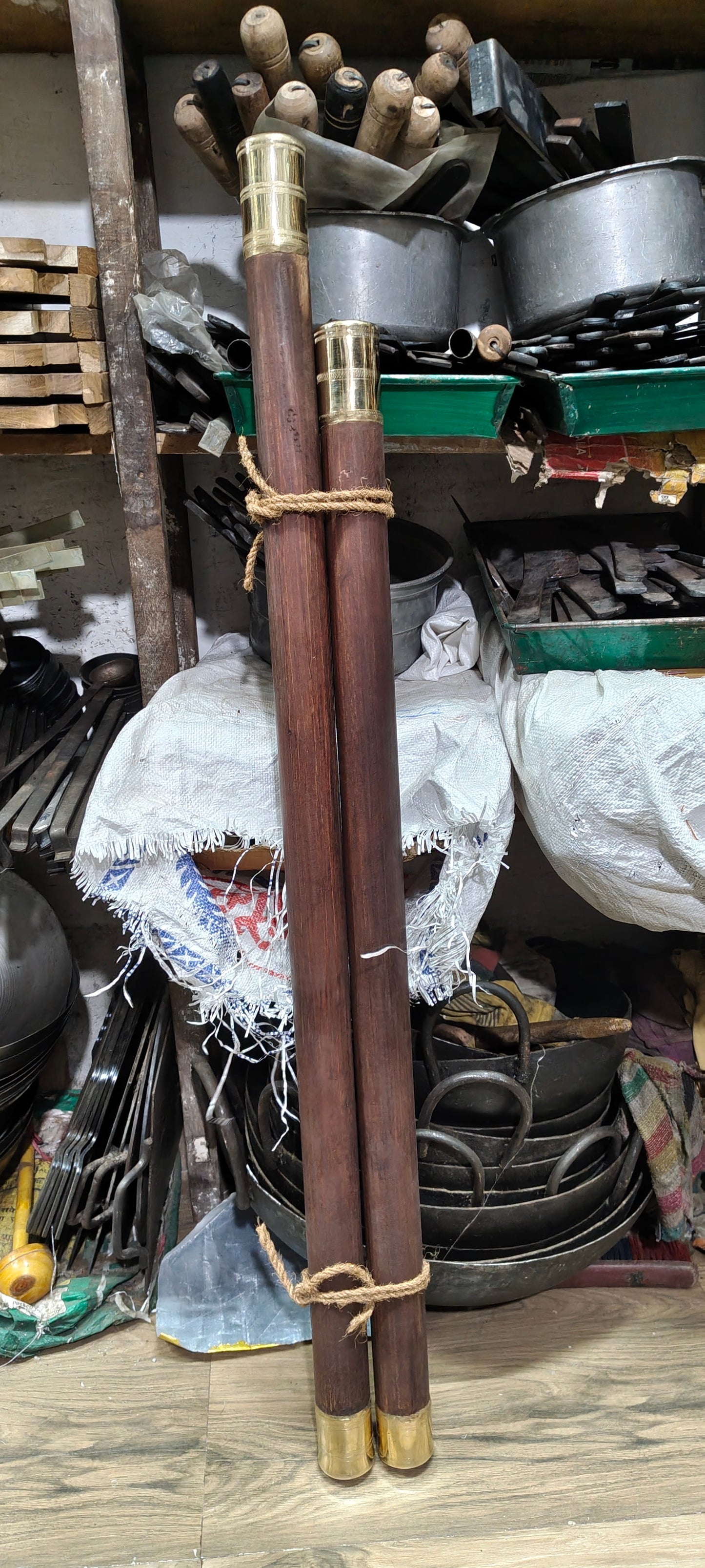 Sengarungali (Sengali) Ulakkai – Traditional Natural Wooden Pestle with Heavy Brass Rings | 3.5 Feet | Approx. 3.75 KG
