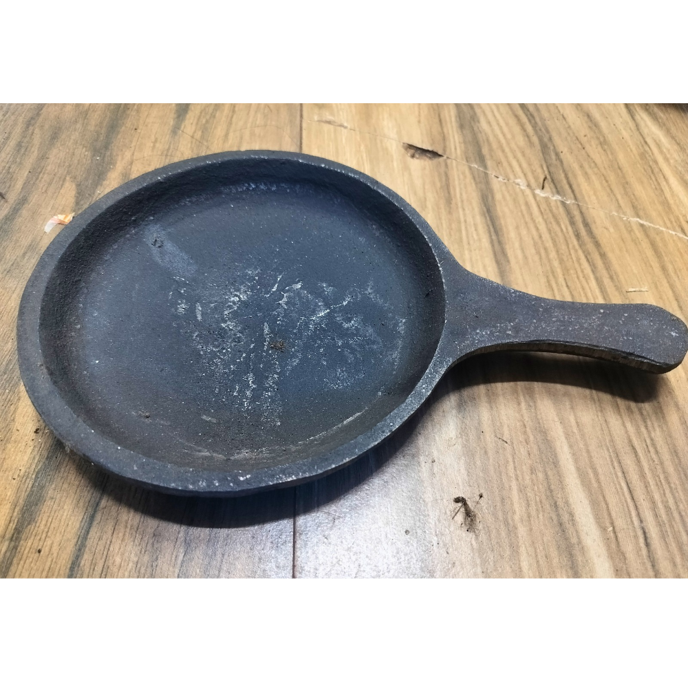 Cast Iron Omelette Pan – 7 Inch | Heavy Duty | Naturally Non-Stick | Even Heat Cooking