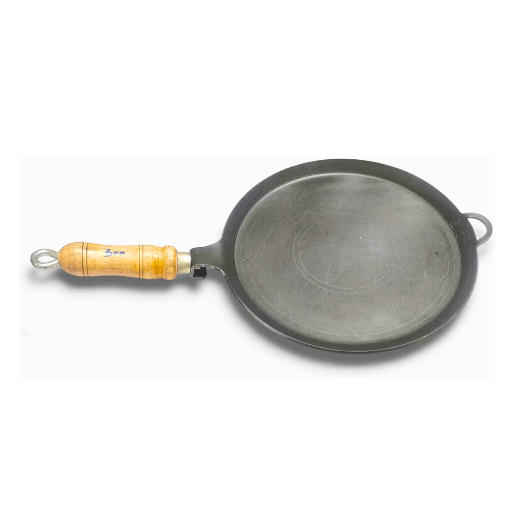 Premium Pure Iron Dosa Tawa – Flat with Border | Wooden Handle | Heavy 3–4mm Thick | 10” & 12” Sizes | Handmade in India 🍳🔥
