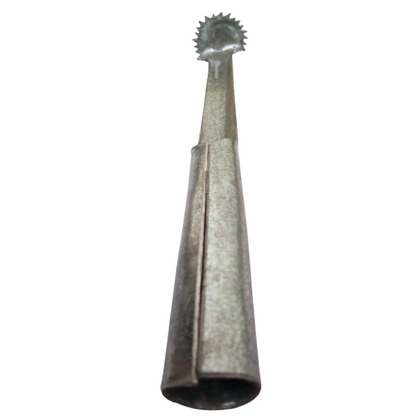 Coconut Scraper / Coconut Grater / Thengai Thuruvi / Chirava Hand Tool / Nariyal Khuruchni (20 cm Length, 70 g Weight) Traditional Galvanized Iron Product, White